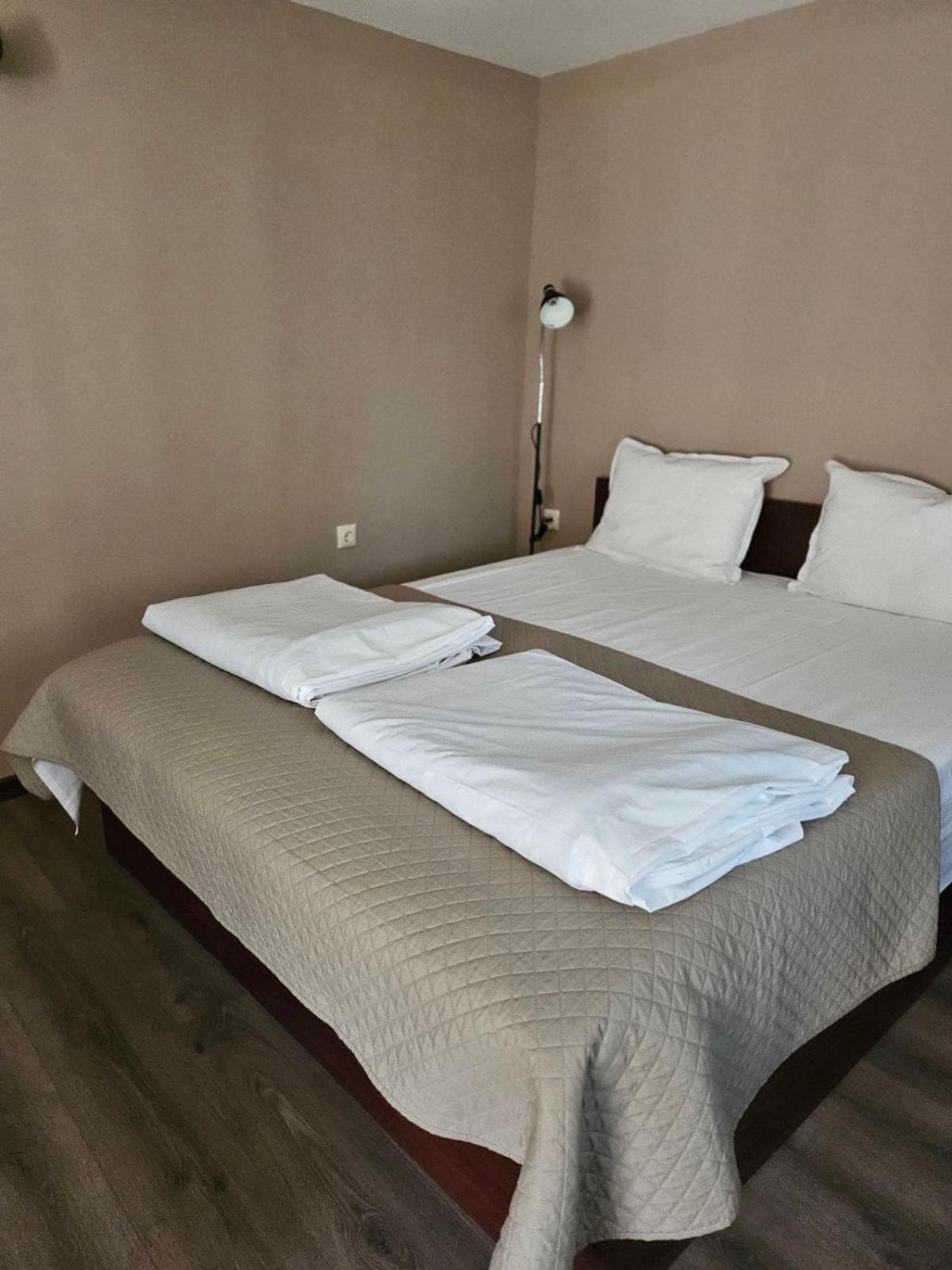 Orehite-Family Hotel ,Food & Pool Bozhichen Екстер'єр фото