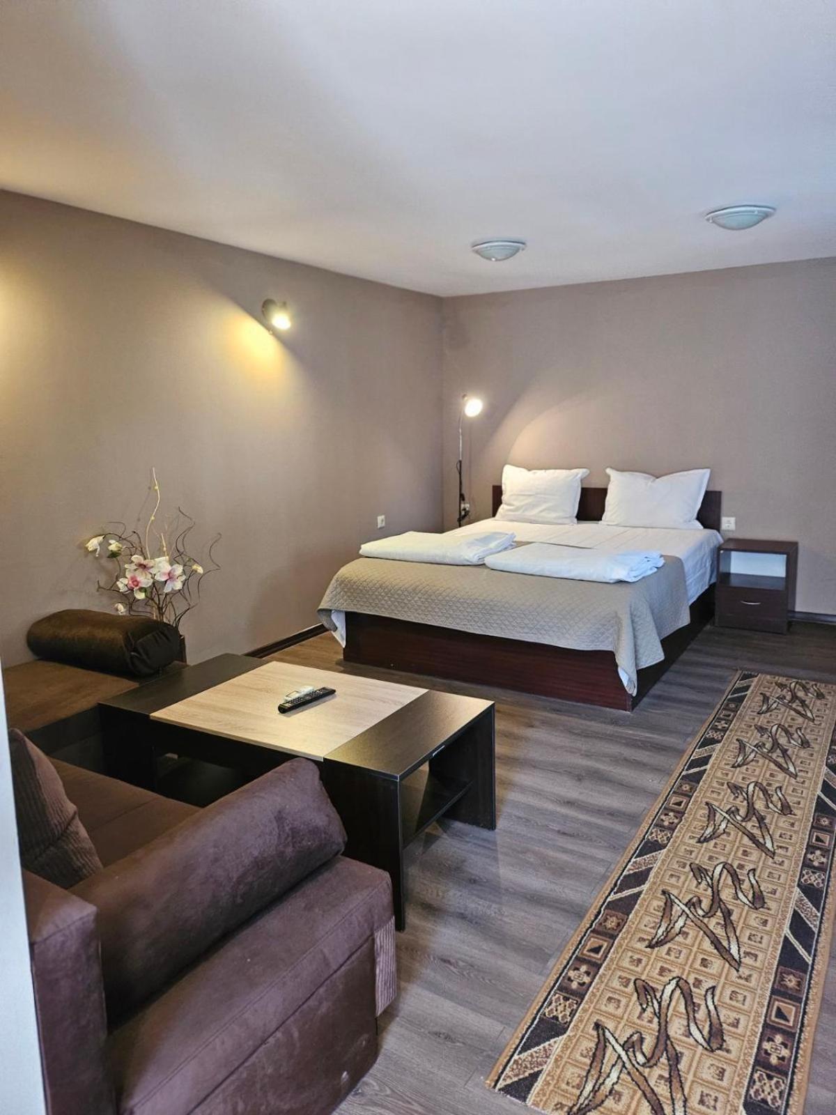 Orehite-Family Hotel ,Food & Pool Bozhichen Екстер'єр фото