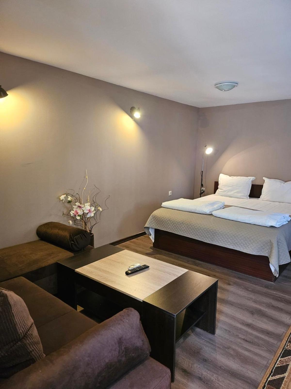 Orehite-Family Hotel ,Food & Pool Bozhichen Екстер'єр фото