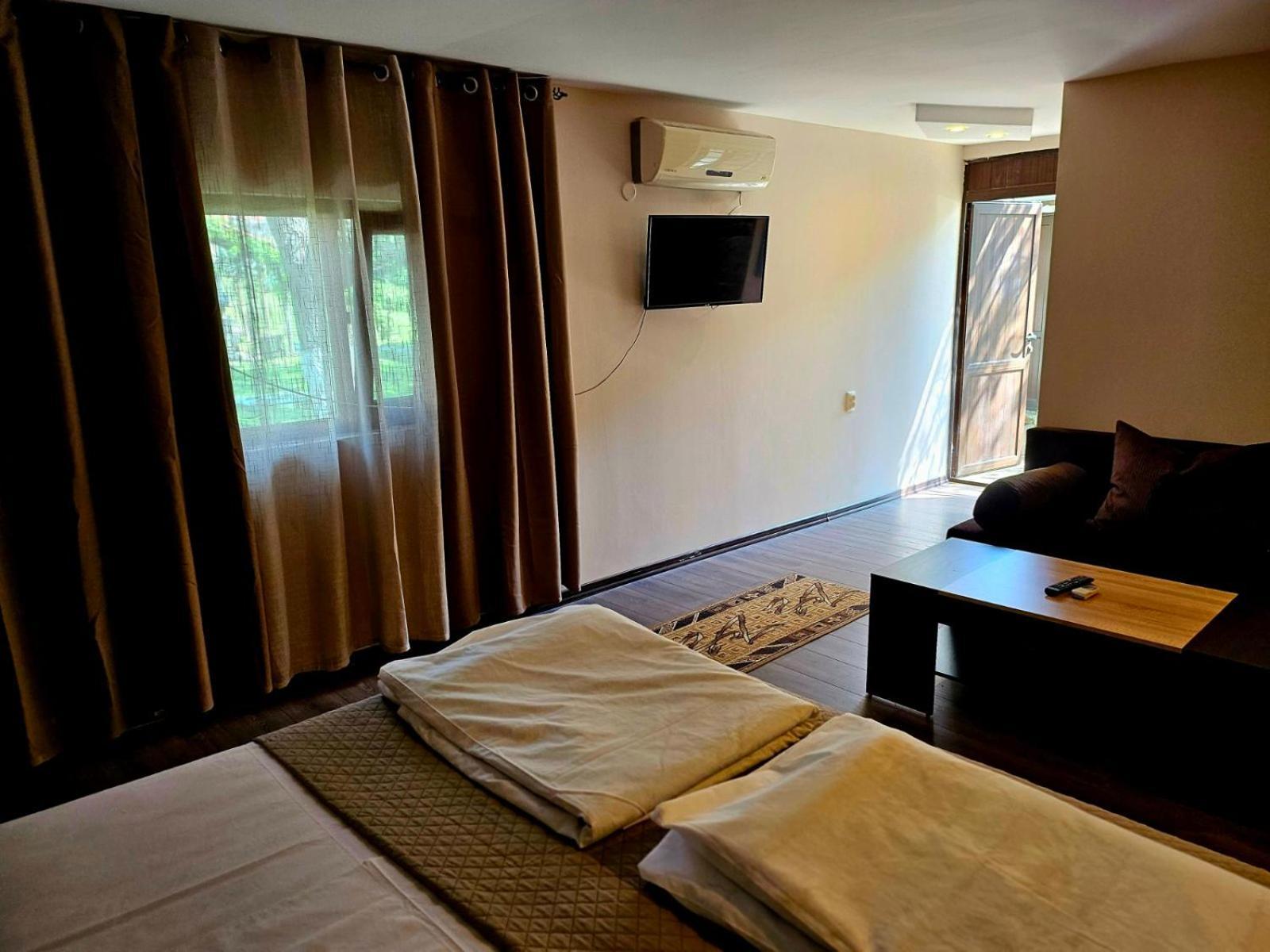 Orehite-Family Hotel ,Food & Pool Bozhichen Екстер'єр фото