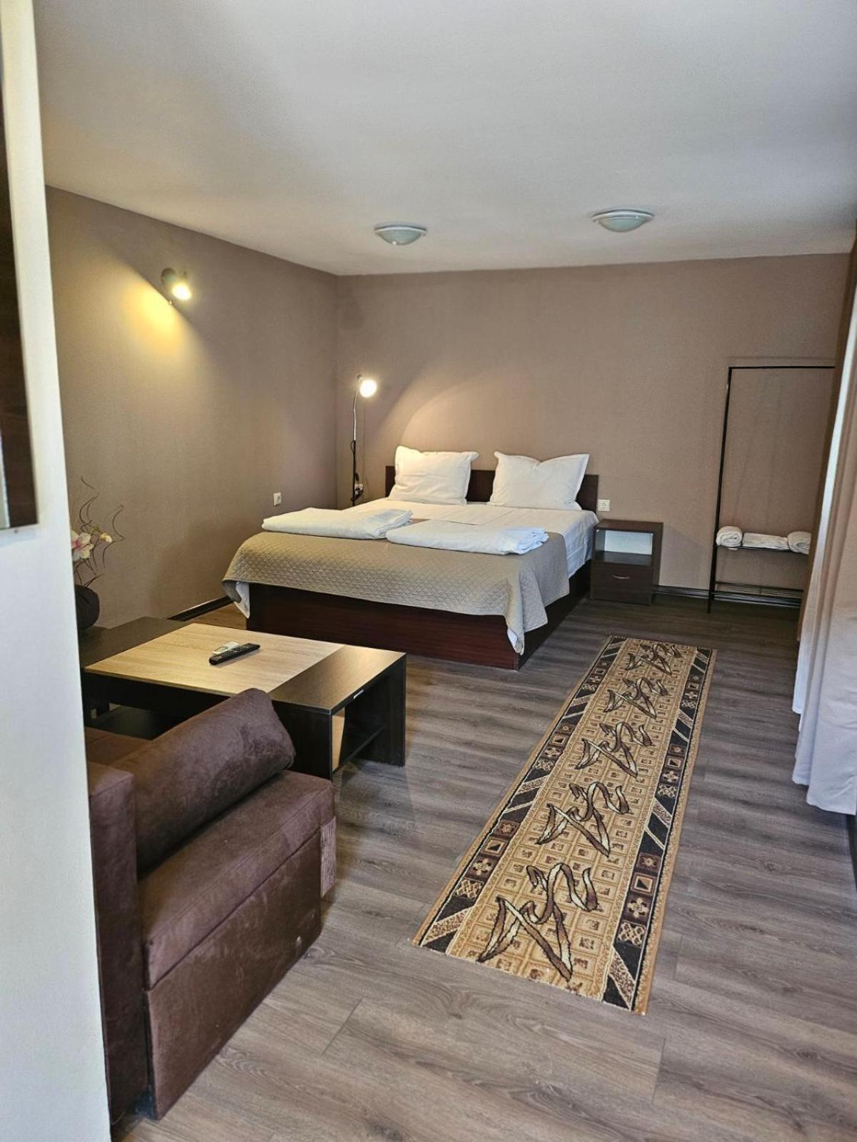 Orehite-Family Hotel ,Food & Pool Bozhichen Екстер'єр фото