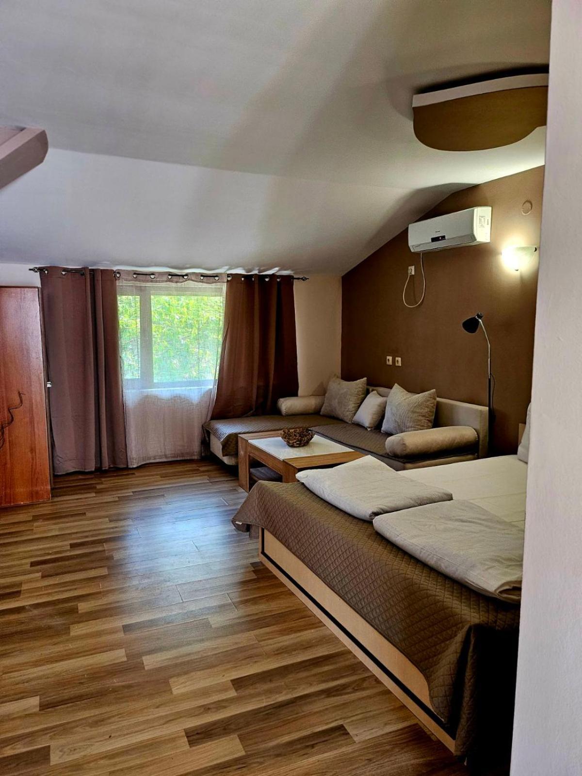 Orehite-Family Hotel ,Food & Pool Bozhichen Екстер'єр фото