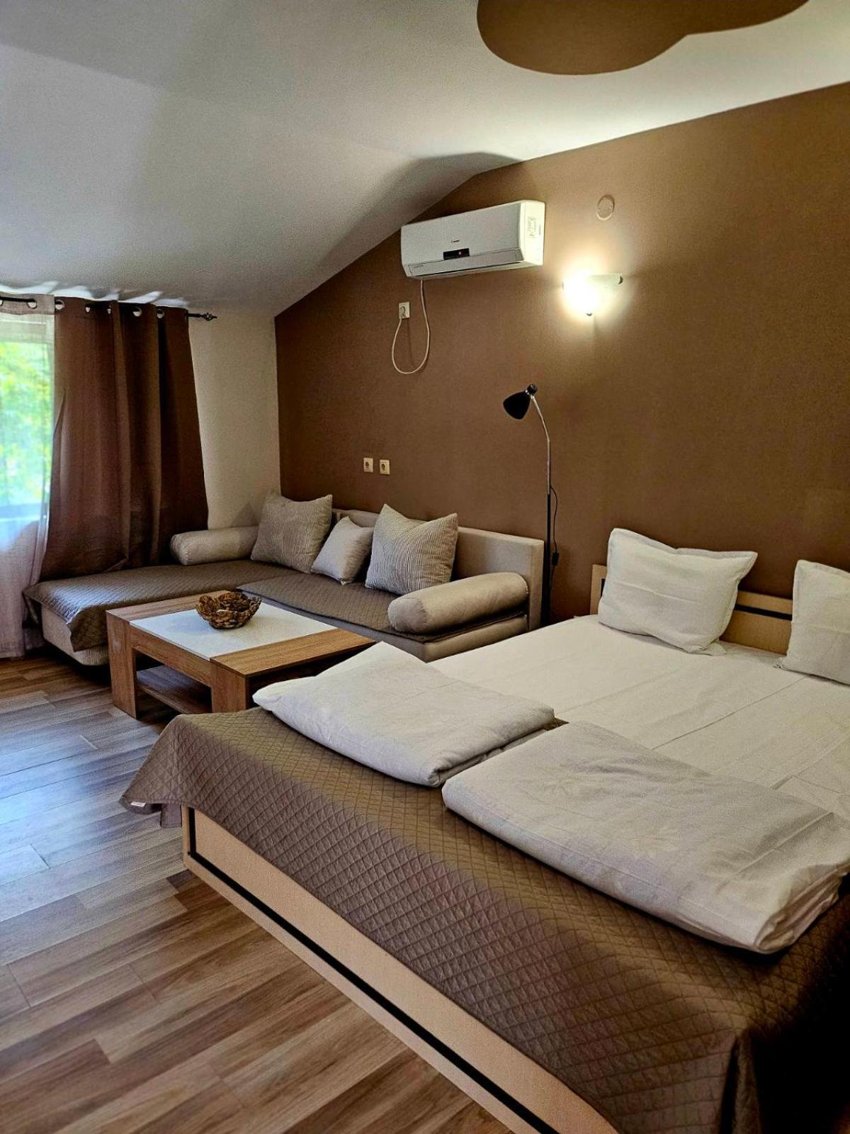 Orehite-Family Hotel ,Food & Pool Bozhichen Екстер'єр фото