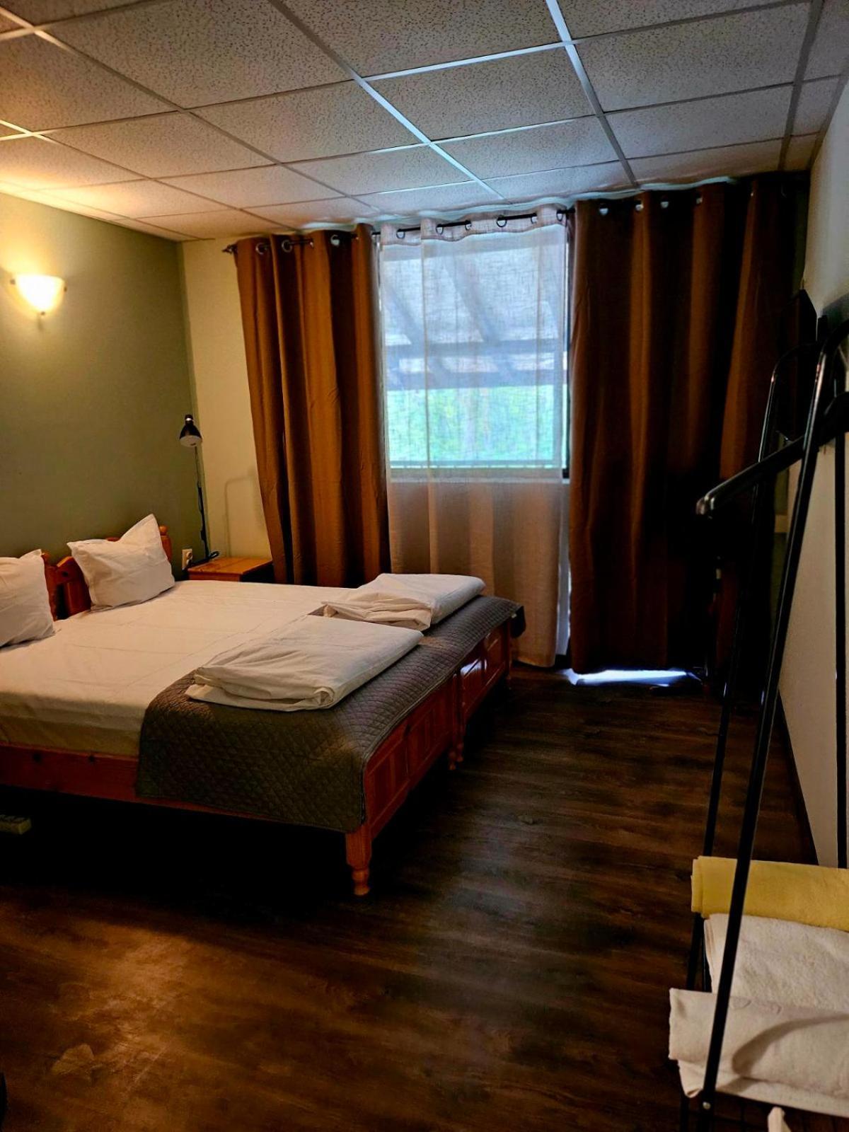 Orehite-Family Hotel ,Food & Pool Bozhichen Екстер'єр фото