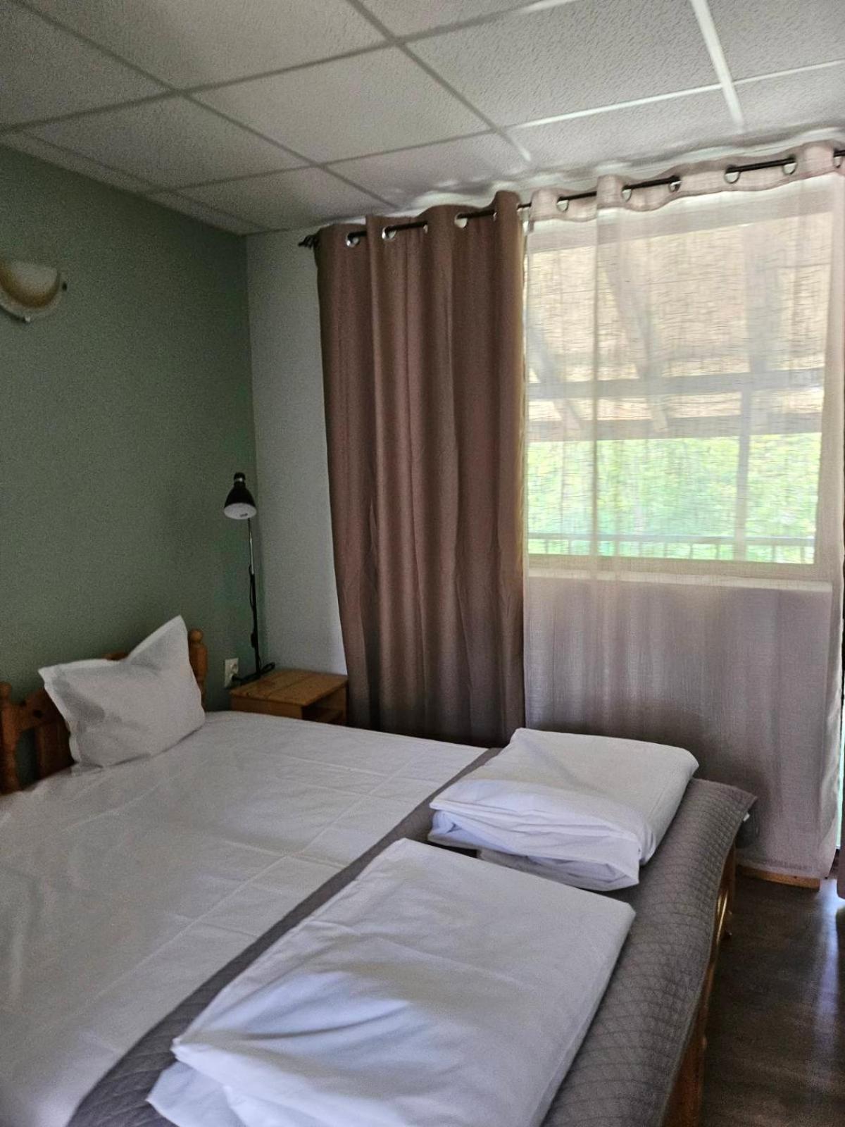 Orehite-Family Hotel ,Food & Pool Bozhichen Екстер'єр фото