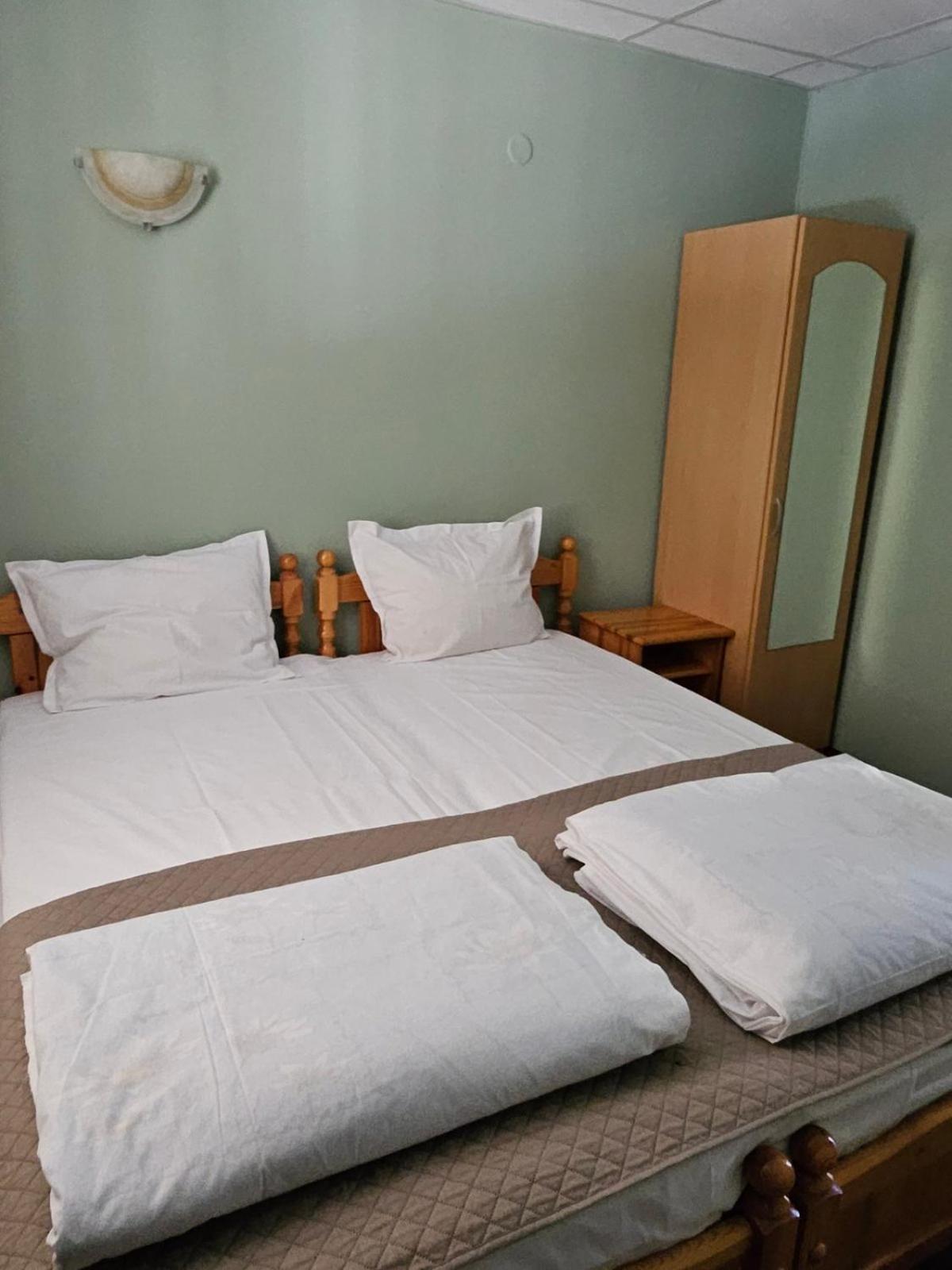 Orehite-Family Hotel ,Food & Pool Bozhichen Екстер'єр фото