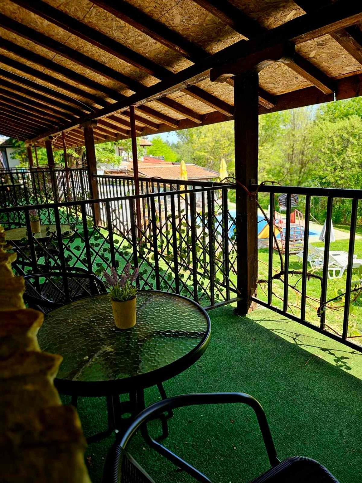 Orehite-Family Hotel ,Food & Pool Bozhichen Екстер'єр фото